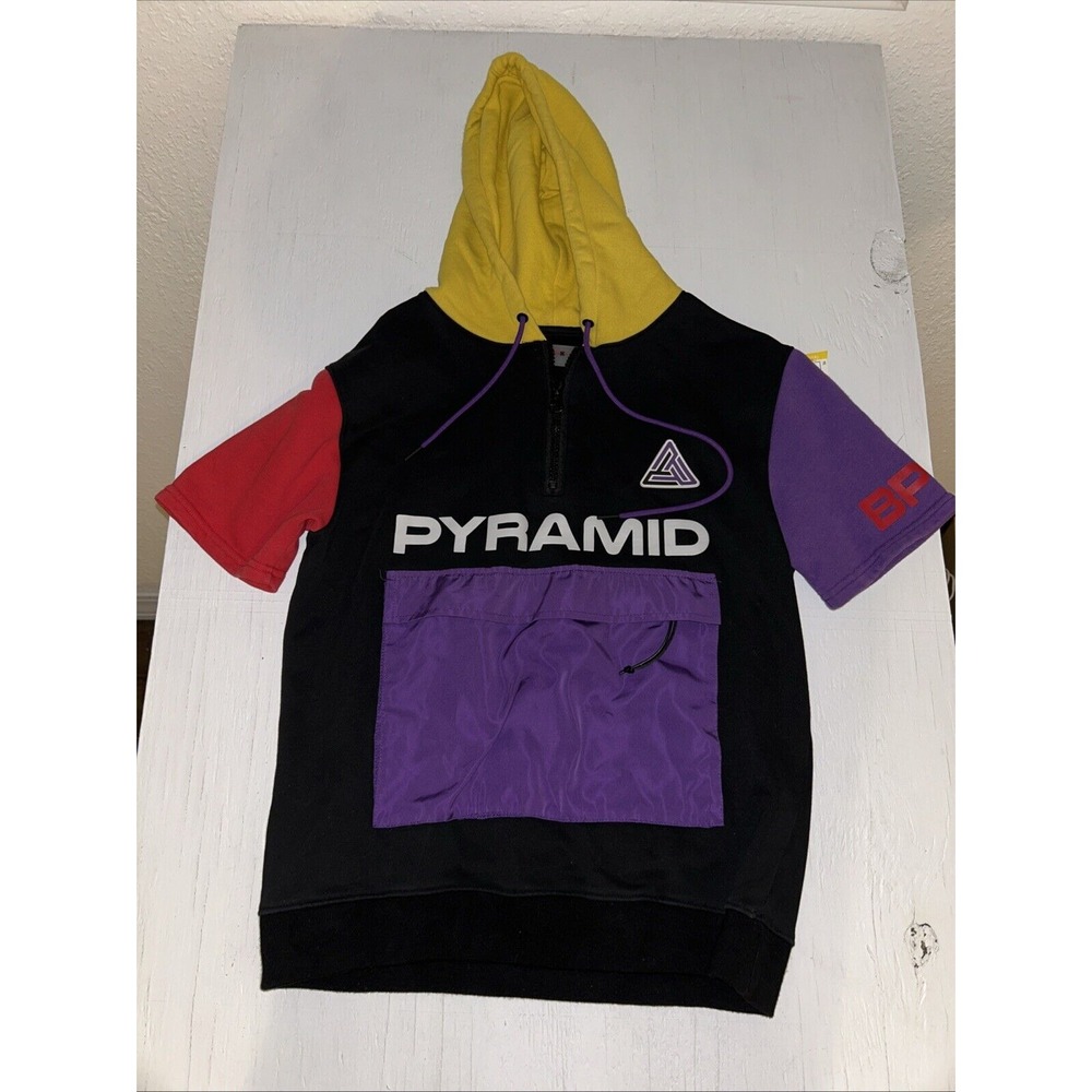 Black‎ Pyramid Hoodie Small